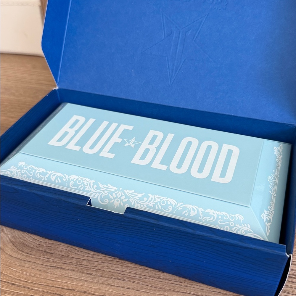Blue Blood Eyeshadow Palette - Picture 5 of 5